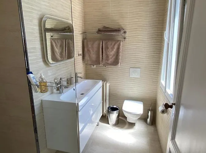 La Desvaux De Marigny Bed and Breakfast