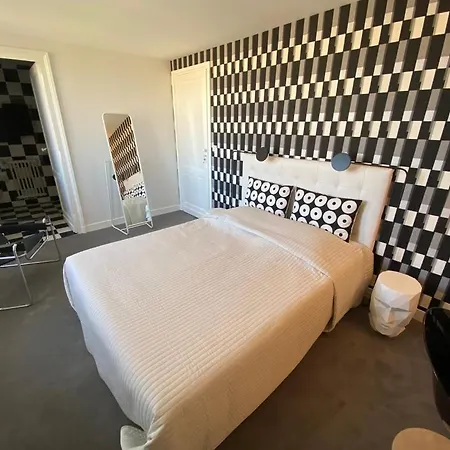 ラ デスヴォー ド マリニー