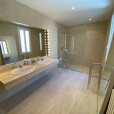 La Desvaux De Marigny Bed & Breakfast *